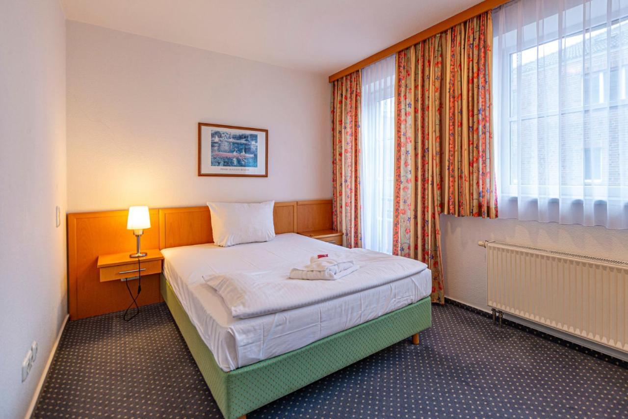 Hotel Rostock West Im "Kritzmow Park" Exterior foto